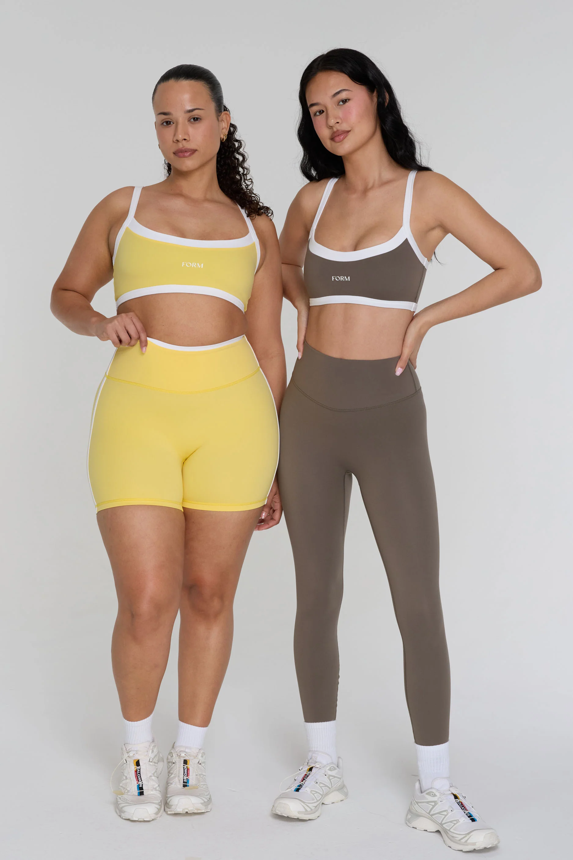 Reversible Impact Bra - Walnut/Daisy/White