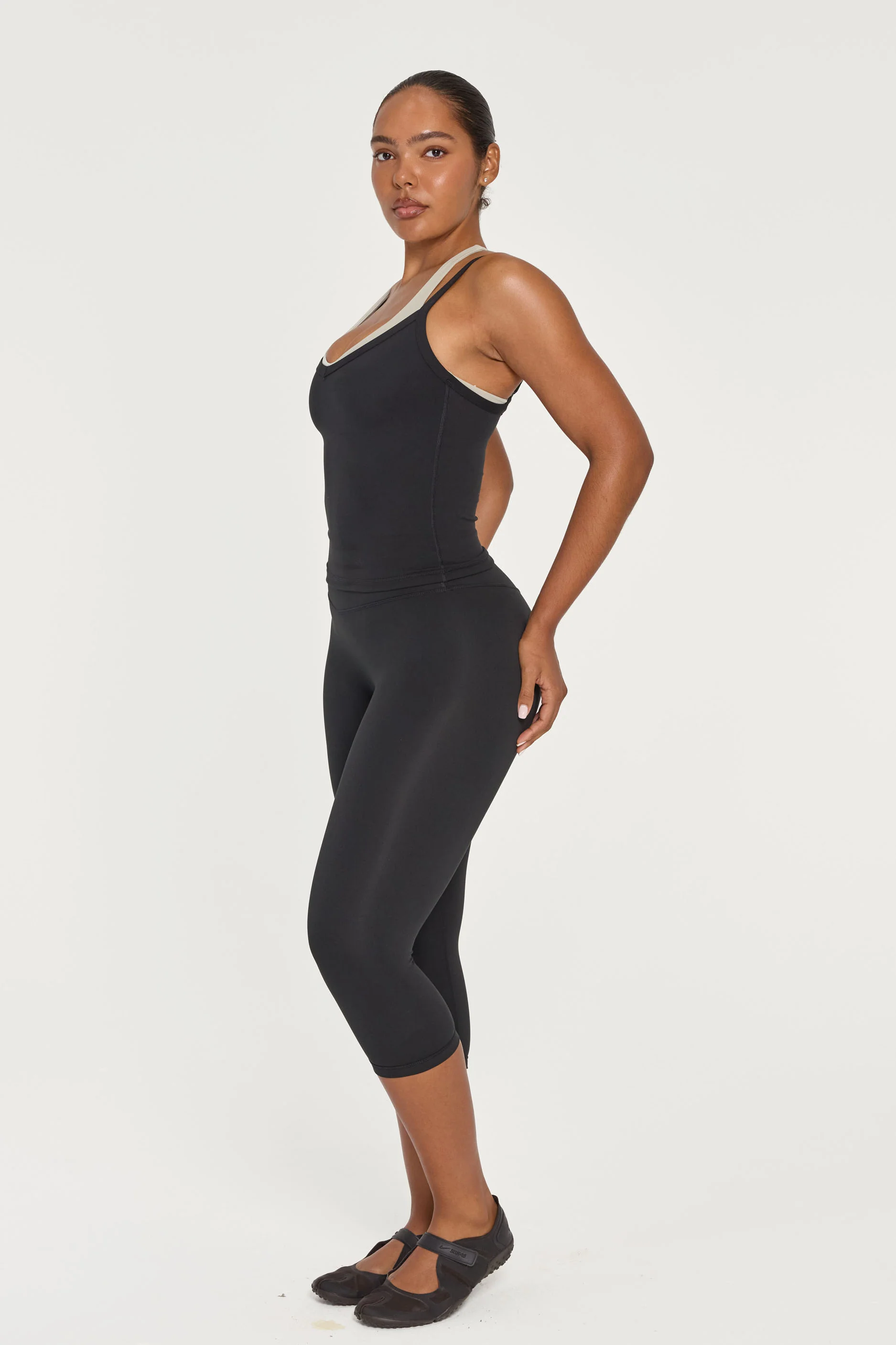 V Layered Tank - Black/Cottage - Image 5